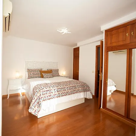Casa De La Albolafia & Small Parking 펜션